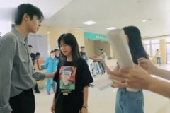 吃瓜娱乐跑操,跑操健身，快乐生活两不误